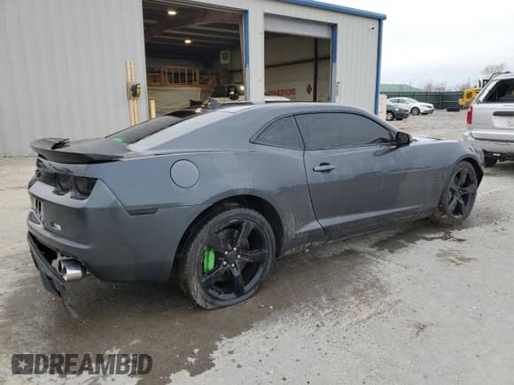 2010 Chevrolet Camaro 1SS с VIN 2G1FJ1EJ4A9160171, выставлен на аукционе Copart как лот 50157485 с пробегом 139 660 миль миль и Списание • Salvage title. История ставок и продаж доступна на DreamBid. Изображение 3.