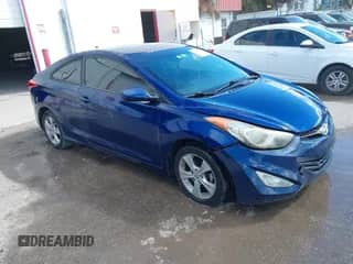 2013 Hyundai Elantra SE z VIN KMHDH6AEXDU020418, wystawiony jako IAAI lot #43401939 z przebiegiem 180 656 mil mil oraz . Historia ofert i sprzedaży dostępna na DreamBid. Obrazek 1.