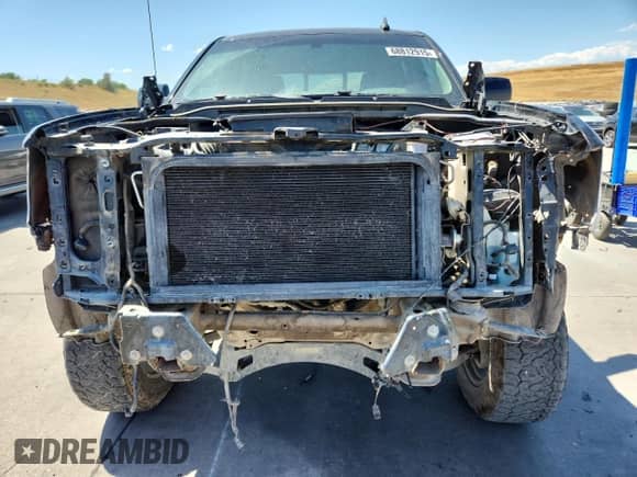 2015 GMC Sierra 1500 SLE z VIN 3GTU2UEC2FG232710, wystawiony jako Copart lot #68812915 z przebiegiem 119 685 mil mil oraz Szkoda całkowita • Salvage title. Historia ofert i sprzedaży dostępna na DreamBid. Obrazek 5.