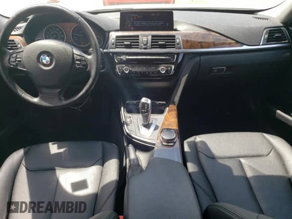 2016 BMW 3 Series 320i xDrive с VIN WBA8A3C56GK688350, выставлен на аукционе Copart как лот 67436595 с пробегом 182 109 миль миль и Списание • Salvage title. История ставок и продаж доступна на DreamBid. Изображение 8.