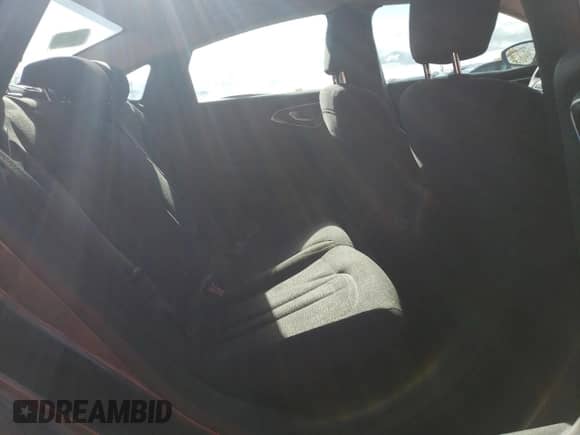 2015 Chrysler 200 LX с VIN 1C3CCCFB7FN589675, выставлен на аукционе Copart как лот 86503685 с пробегом 162 772 миль миль и Чистый • Clean title. История ставок и продаж доступна на DreamBid. Изображение 10.