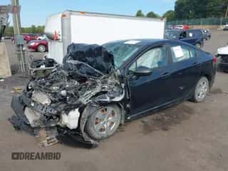 2017 Chevrolet Cruze LS z VIN 1G1BC5SM4H7109571, wystawiony jako IAAI lot #43201344 z przebiegiem Nie podano mil oraz . Historia ofert i sprzedaży dostępna na DreamBid. Obrazek 2.
