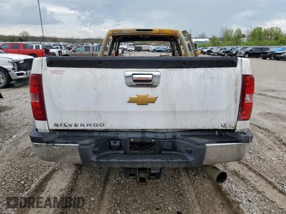 2014 Chevrolet Silverado 3500HD Work Truck z VIN 1GC4KZC85EF135979, wystawiony jako Copart lot #51625325 z przebiegiem Nie podano mil oraz Nie do naprawy • Non repairable. Historia ofert i sprzedaży dostępna na DreamBid. Obrazek 6.