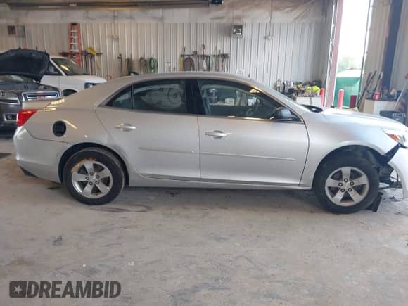 2014 Chevrolet Malibu LS с VIN 1G11B5SL0EF255909, выставлен на аукционе IAAI как лот 43043464 с пробегом Не указан миль и . История ставок и продаж доступна на DreamBid. Изображение 13.