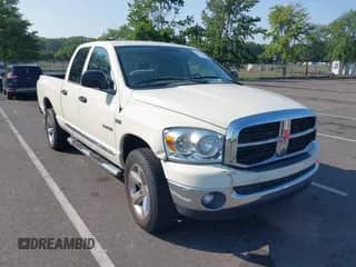 2008 Dodge 1500 SLT with VIN 1D7HU18298J210675, listed as a IAAI auction lot 43021197 with 177,761 mi miles and . Bid and sale history available at DreamBid. Image 1.