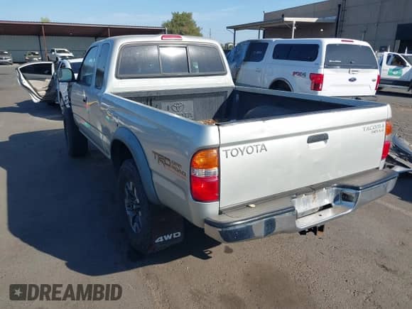 2002 Toyota Tacoma с VIN 5TEWN72N92Z032820, выставлен на аукционе IAAI как лот 43378730 с пробегом 117 296 миль миль и . История ставок и продаж доступна на DreamBid. Изображение 3.