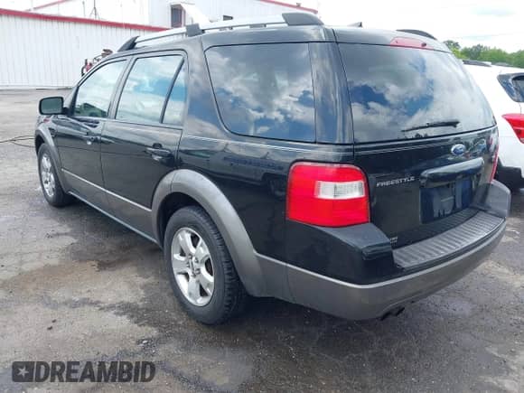 2007 Ford Freestyle SEL z VIN 1FMZK02187GA08822, wystawiony jako IAAI lot #42767525 z przebiegiem 100 771 mil mil oraz . Historia ofert i sprzedaży dostępna na DreamBid. Obrazek 3.