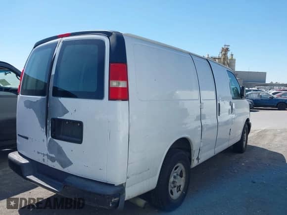2007 Chevrolet Express Cargo с VIN 1GCFG15X371247860, выставлен на аукционе IAAI как лот 43209852 с пробегом 105 937 миль миль и . История ставок и продаж доступна на DreamBid. Изображение 4.