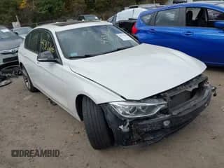 2015 BMW 3 Series 328i xDrive z VIN WBA3B3G52FNT18723, wystawiony jako IAAI lot #43313266 z przebiegiem 97 068 mil mil oraz . Historia ofert i sprzedaży dostępna na DreamBid. Obrazek 1.