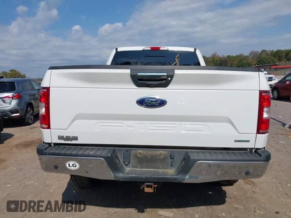2019 Ford F-150 XLT z VIN 1FTFW1E44KFC77101, wystawiony jako IAAI lot #43493499 z przebiegiem 106 257 mil mil oraz . Historia ofert i sprzedaży dostępna na DreamBid. Obrazek 16.