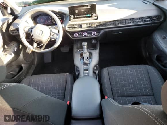 2024 Honda HR-V LX z VIN 3CZRZ1H31RM735625, wystawiony jako Copart lot #85853535 z przebiegiem 14 693 mil mil oraz Szkoda całkowita • Salvage title. Historia ofert i sprzedaży dostępna na DreamBid. Obrazek 8.