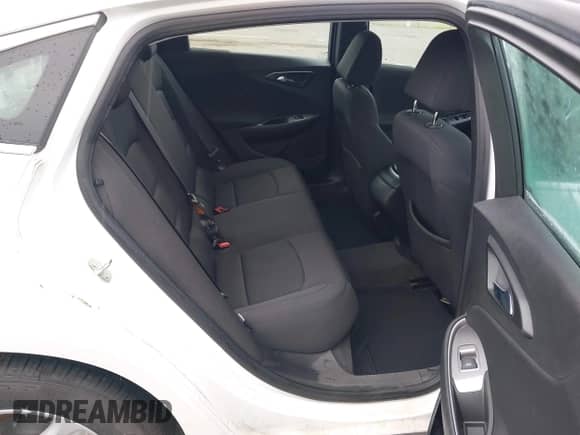 2020 Chevrolet Malibu LS z VIN 1G1ZC5ST9LF097051, wystawiony jako IAAI lot #42777570 z przebiegiem 76 267 mil mil oraz . Historia ofert i sprzedaży dostępna na DreamBid. Obrazek 8.