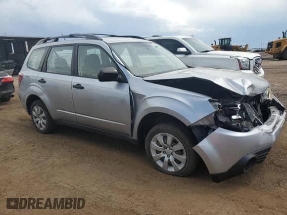 2013 Subaru Forester X z VIN JF2SHABC6DG404501, wystawiony jako Copart lot #64898635 z przebiegiem 137 175 mil mil oraz Szkoda całkowita • Salvage title. Historia ofert i sprzedaży dostępna na DreamBid. Obrazek 4.