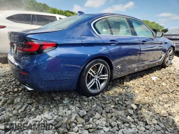 2022 BMW 5 Series 530i xDrive z VIN WBA13BJ08NWX59082, wystawiony jako Copart lot #65336435 z przebiegiem Nie podano mil oraz Szkoda całkowita • Salvage title. Historia ofert i sprzedaży dostępna na DreamBid. Obrazek 3.