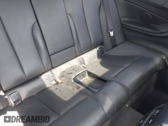 2014 BMW 4 Series 435i z VIN WBA3R1C52EK191381, wystawiony jako IAAI lot #42257612 z przebiegiem 161 112 mil mil oraz . Historia ofert i sprzedaży dostępna na DreamBid. Obrazek 8.