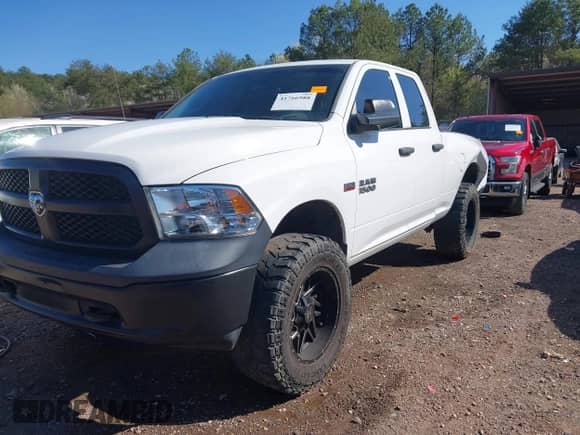 2014 Ram 1500 Express z VIN 1C6RR7FT3ES438988, wystawiony jako IAAI lot #41766988 z przebiegiem 269 819 mil mil oraz . Historia ofert i sprzedaży dostępna na DreamBid. Obrazek 14.
