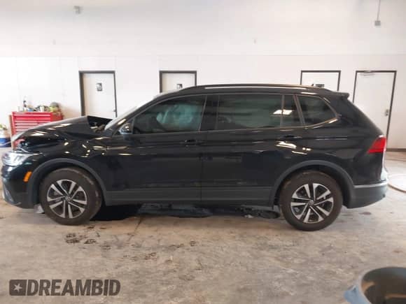 2023 Volkswagen Tiguan S с VIN 3VVRB7AX8PM046917, выставлен на аукционе IAAI как лот 43032840 с пробегом 30 088 миль миль и . История ставок и продаж доступна на DreamBid. Изображение 14.