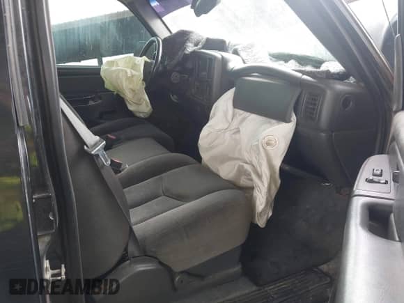 2007 Chevrolet Silverado 2500HD LT3 z VIN 1GCHK23D07F176934, wystawiony jako IAAI lot #42369221 z przebiegiem Nie podano mil oraz . Historia ofert i sprzedaży dostępna na DreamBid. Obrazek 5.