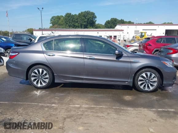 2017 Honda Accord Touring with VIN JHMCR6F77HC009183, listed as a IAAI auction lot 43247481 with 82,038 mi miles and . Bid and sale history available at DreamBid. Image 13.