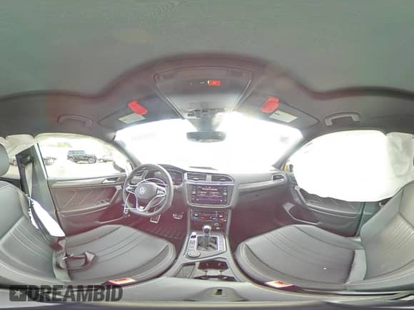 2024 Volkswagen Tiguan SE R-Line Black с VIN 3VV8B7AX6RM073953, выставлен на аукционе Copart как лот 70685835 с пробегом 11 419 миль миль и Списание • Salvage title. История ставок и продаж доступна на DreamBid. Изображение 15.