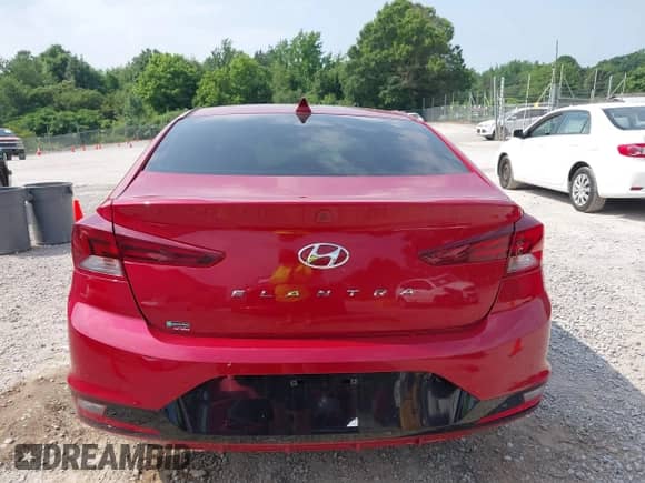 2019 Hyundai Elantra Value Edition с VIN KMHD84LFXKU866488, выставлен на аукционе IAAI как лот 42407151 с пробегом 93 044 миль миль и . История ставок и продаж доступна на DreamBid. Изображение 16.