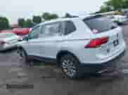 2019 Volkswagen Tiguan S с VIN 3VV0B7AX7KM031438, выставлен на аукционе IAAI как лот 42367337 с пробегом Не указан миль и . История ставок и продаж доступна на DreamBid. Изображение 3.