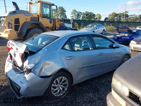 2019 Toyota Corolla L с VIN 2T1BURHE1KC195794, выставлен на аукционе IAAI как лот 43391177 с пробегом 28 914 миль миль и . История ставок и продаж доступна на DreamBid. Изображение 13.