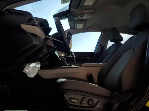 2023 Toyota Camry LE z VIN 4T1C11AK4PU743873, wystawiony jako Copart lot #89570885 z przebiegiem 19 760 mil mil oraz Nie do naprawy • Non repairable. Historia ofert i sprzedaży dostępna na DreamBid. Obrazek 7.