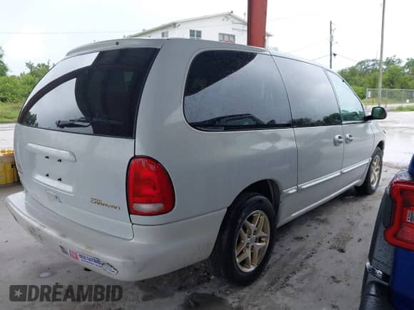 1998 Dodge Caravan LE with VIN 1B4GP54L4WB661195, listed as a IAAI auction lot 42430253 with 196,890 mi miles and . Bid and sale history available at DreamBid. Image 4.