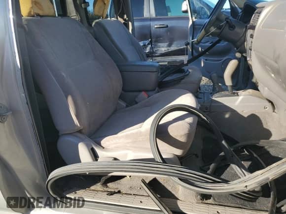 2002 Toyota Tacoma с VIN 5TEWN72N42Z000339, выставлен на аукционе Copart как лот 89851555 с пробегом 267 589 миль миль и Списание • Salvage title. История ставок и продаж доступна на DreamBid. Изображение 10.