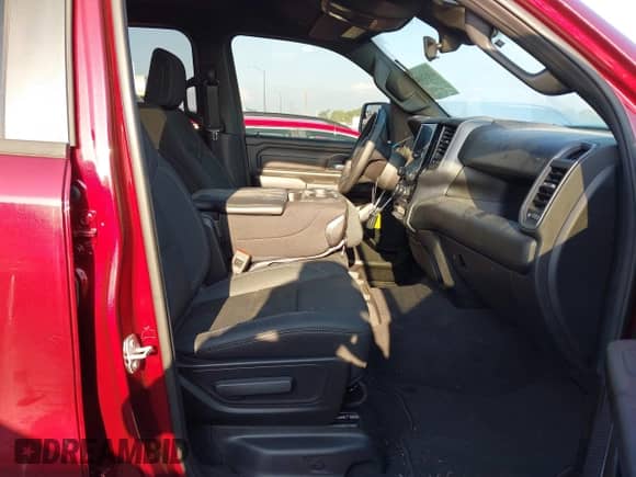 2025 Ram 1500 Tradesman с VIN 1C6SRECG9SN747775, выставлен на аукционе IAAI как лот 43124420 с пробегом 2 466 миль миль и . История ставок и продаж доступна на DreamBid. Изображение 5.