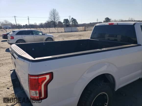 2016 Ford F-150 XL z VIN 1FTMF1C89GKD08483, wystawiony jako Copart lot #46861185 z przebiegiem 142 105 mil mil oraz Czysty tytuł • Clean title. Historia ofert i sprzedaży dostępna na DreamBid. Obrazek 10.