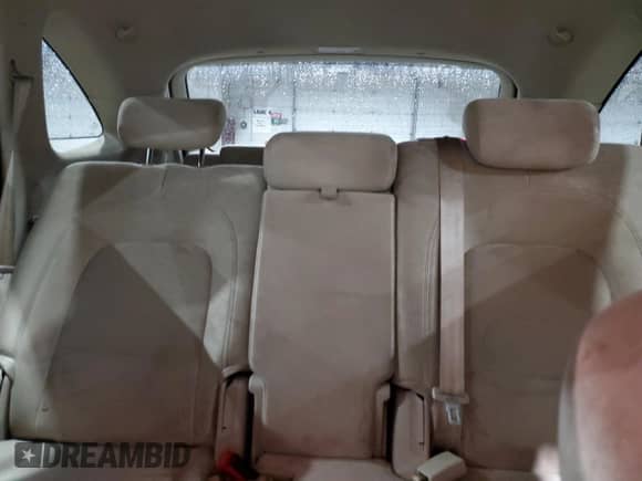 2011 Hyundai Veracruz GLS z VIN KM8NU4CC2BU140422, wystawiony jako Copart lot #84294914 z przebiegiem 181 866 mil mil oraz Szkoda całkowita • Salvage title. Historia ofert i sprzedaży dostępna na DreamBid. Obrazek 10.