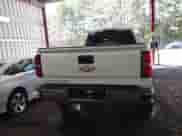 2015 Chevrolet Silverado 2500HD Work Truck с VIN 1GC1KUE88FF175767, выставлен на аукционе IAAI как лот 43463710 с пробегом 267 000 миль миль и . История ставок и продаж доступна на DreamBid. Изображение 17.