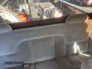 1997 Chevrolet Silverado 2500 с VIN 1GCGC29J3VE172028, выставлен на аукционе Copart как лот 79263434 с пробегом 187 881 миль миль и Списание • Salvage title. История ставок и продаж доступна на DreamBid. Изображение 6.