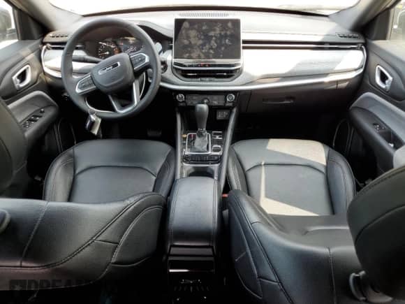 2024 Jeep Compass Latitude Lux с VIN 3C4NJDFN5RT150215, выставлен на аукционе Copart как лот 59351175 с пробегом 11 295 миль миль и Списание • Salvage title. История ставок и продаж доступна на DreamBid. Изображение 8.