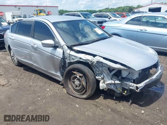 2010 Honda Accord LX z VIN 1HGCP2F33AA054282, wystawiony jako IAAI lot #42381258 z przebiegiem 201 035 mil mil oraz . Historia ofert i sprzedaży dostępna na DreamBid. Obrazek 1.