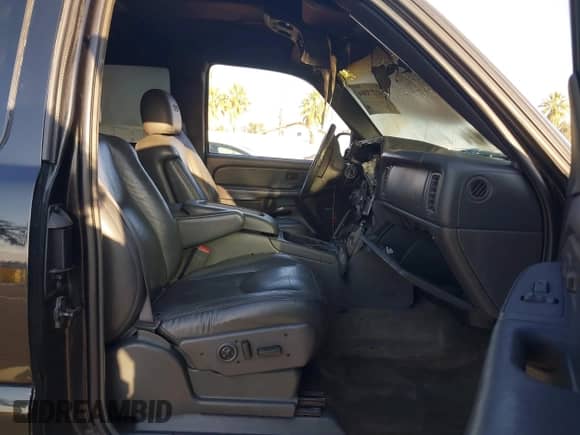 2003 Chevrolet Silverado SS с VIN 2GCEK19N131375845, выставлен на аукционе IAAI как лот 41273504 с пробегом 193 725 миль миль и . История ставок и продаж доступна на DreamBid. Изображение 5.