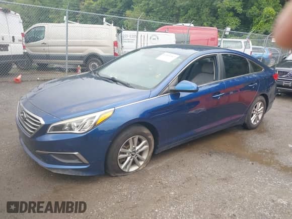 2016 Hyundai Sonata SE с VIN 5NPE24AF3GH305757, выставлен на аукционе IAAI как лот 43311267 с пробегом 152 733 миль миль и . История ставок и продаж доступна на DreamBid. Изображение 2.