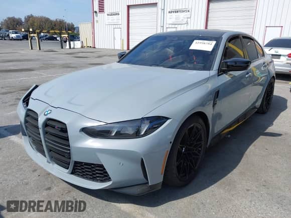 2025 BMW M3 Competition xDrive with VIN WBS33HJ09SFU20723, listed as a IAAI auction lot 41998784 with 3,927 mi miles and . Bid and sale history available at DreamBid. Image 2.