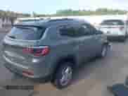 2023 Jeep Compass Latitude z VIN 3C4NJDBN9PT546487, wystawiony jako IAAI lot #43053671 z przebiegiem 16 170 mil mil oraz . Historia ofert i sprzedaży dostępna na DreamBid. Obrazek 4.
