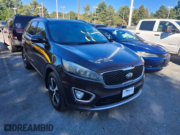 2016 Kia Sorento EX с VIN 5XYPH4A59GG084008, выставлен на аукционе IAAI как лот 43521000 с пробегом 178 748 миль миль и . История ставок и продаж доступна на DreamBid. Изображение 6.
