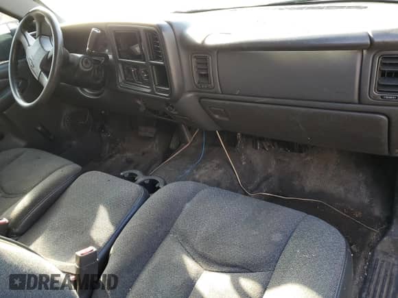 2005 Chevrolet Silverado 1500 z VIN 1GCEC14X05Z224219, wystawiony jako Copart lot #49984315 z przebiegiem Nie podano mil oraz Szkoda całkowita • Salvage title. Historia ofert i sprzedaży dostępna na DreamBid. Obrazek 8.