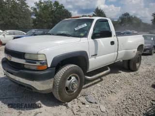 2001 Chevrolet Silverado 3500 с VIN 1GCJK34G01F121519, выставлен на аукционе Copart как лот 68613815 с пробегом 285 359 миль миль и Списание • Salvage title. История ставок и продаж доступна на DreamBid. Изображение 1.