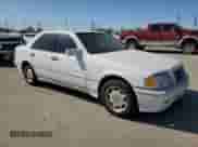 1999 Mercedes-Benz C 230/260/280/320 z VIN WDBHA24GXXA705698, wystawiony jako Copart lot #54093535 z przebiegiem 184 453 mil mil oraz Czysty tytuł • Clean title. Historia ofert i sprzedaży dostępna na DreamBid. Obrazek 4.
