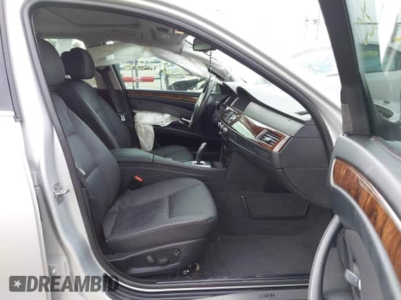 2010 BMW 5 Series 528i с VIN WBANU5C52AC363699, выставлен на аукционе IAAI как лот 43250280 с пробегом 85 830 миль миль и . История ставок и продаж доступна на DreamBid. Изображение 5.