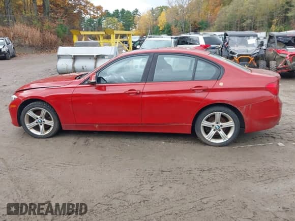 2015 BMW 3 Series 320i xDrive с VIN WBA3C3G50FNS75934, выставлен на аукционе IAAI как лот 43512681 с пробегом 129 041 миль миль и . История ставок и продаж доступна на DreamBid. Изображение 14.