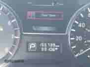 2015 Nissan Pathfinder S z VIN 5N1AR2MN2FC678019, wystawiony jako IAAI lot #43436107 z przebiegiem 155 739 mil mil oraz . Historia ofert i sprzedaży dostępna na DreamBid. Obrazek 16.