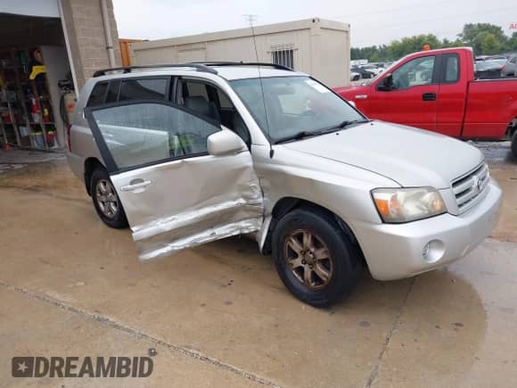2005 Toyota Highlander с VIN JTEEP21A250082515, выставлен на аукционе IAAI как лот 43136791 с пробегом 177 104 миль миль и . История ставок и продаж доступна на DreamBid. Изображение 1.
