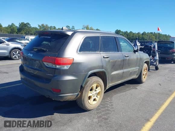 2017 Jeep Grand Cherokee Laredo z VIN 1C4RJEAG1HC845849, wystawiony jako IAAI lot #43457425 z przebiegiem 106 162 mil mil oraz . Historia ofert i sprzedaży dostępna na DreamBid. Obrazek 4.